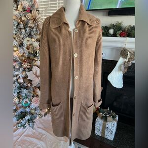 MaxMara 100% Virgin Wool knit cardigan size Medium